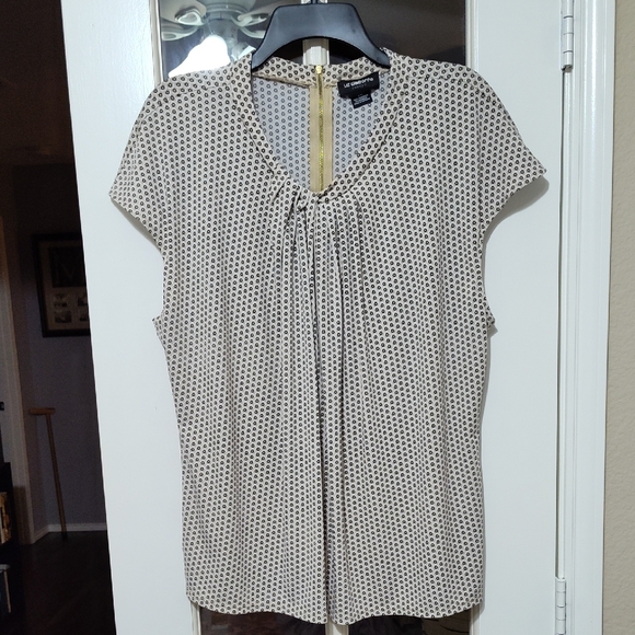 Liz Claiborne Tops - Liz Claiborne Career Black and Beige Geometric Pattern Top (XXL)